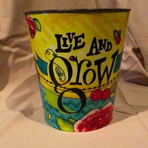 “Live and Grow” Flower Pot